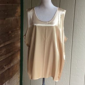 The avenue 2 Tops Ivory Gold New Sz 26/28 New!